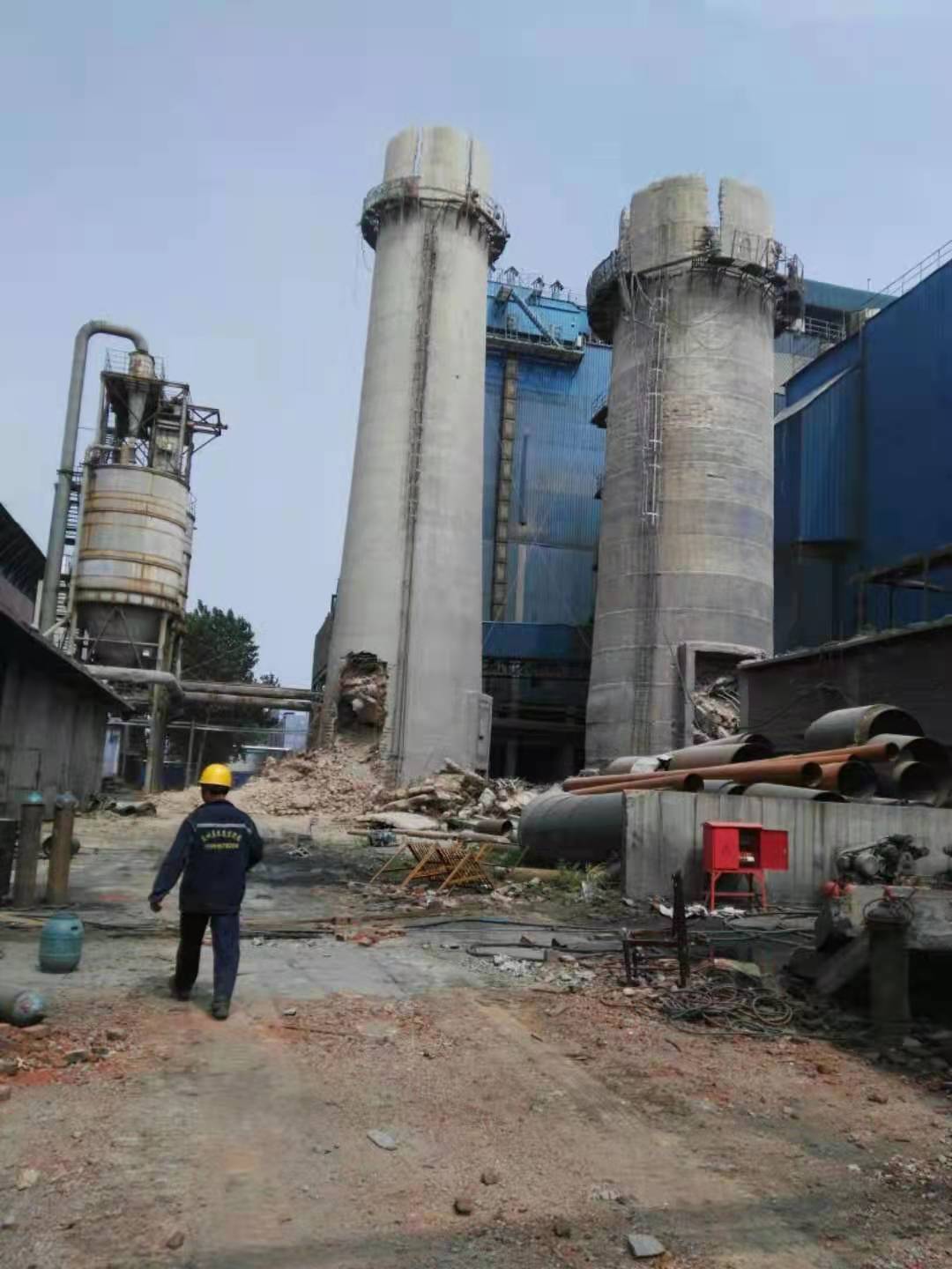 烟囱拆除工程的技术要点与安全控制